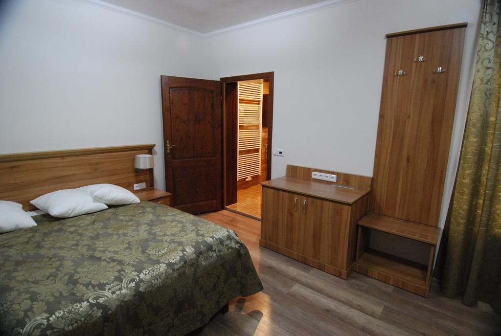 Ivanek Guest House Zvikovske Podhradi Exterior photo