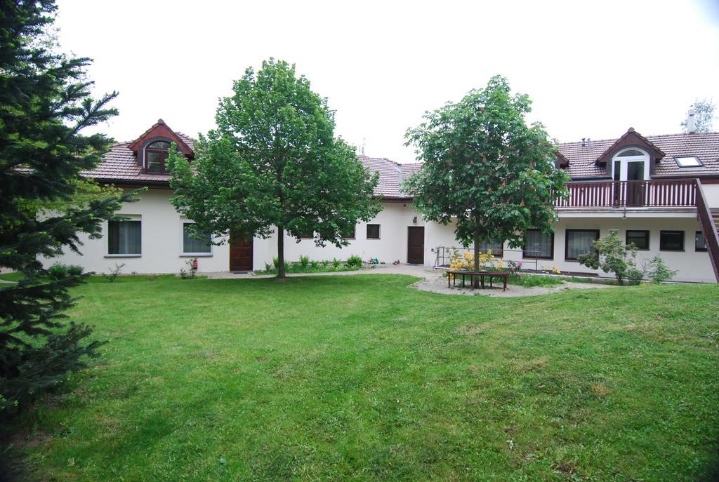 Ivanek Guest House Zvikovske Podhradi Exterior photo