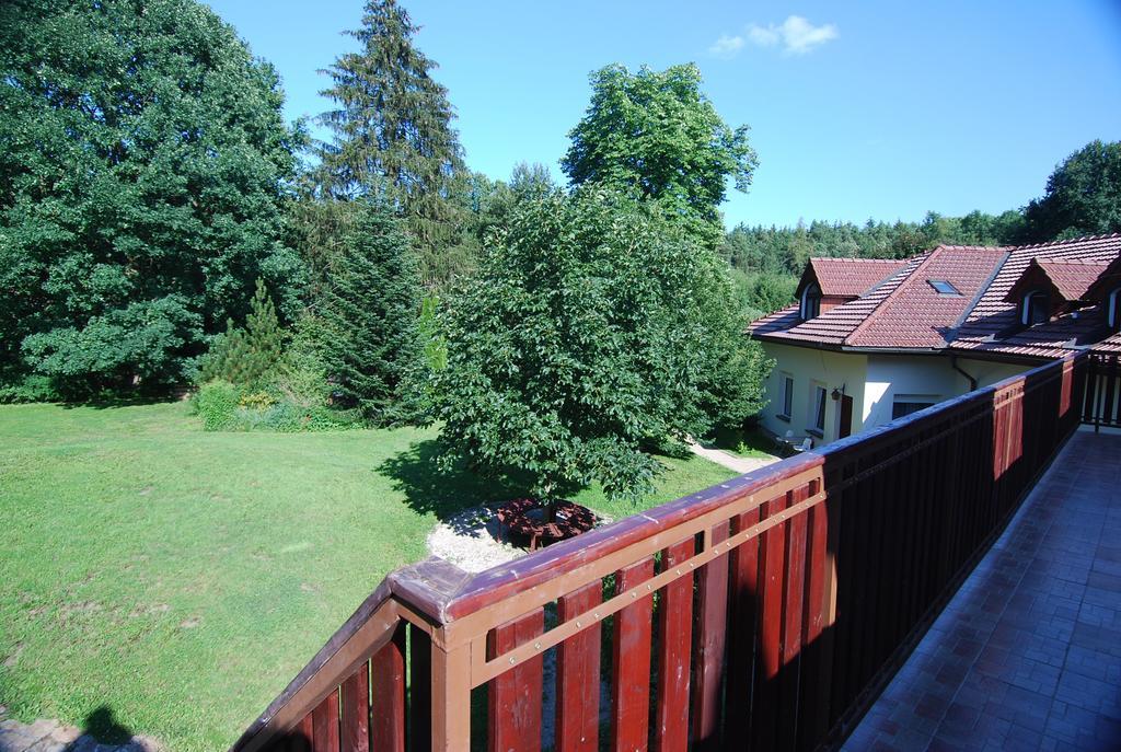 Ivanek Guest House Zvikovske Podhradi Exterior photo